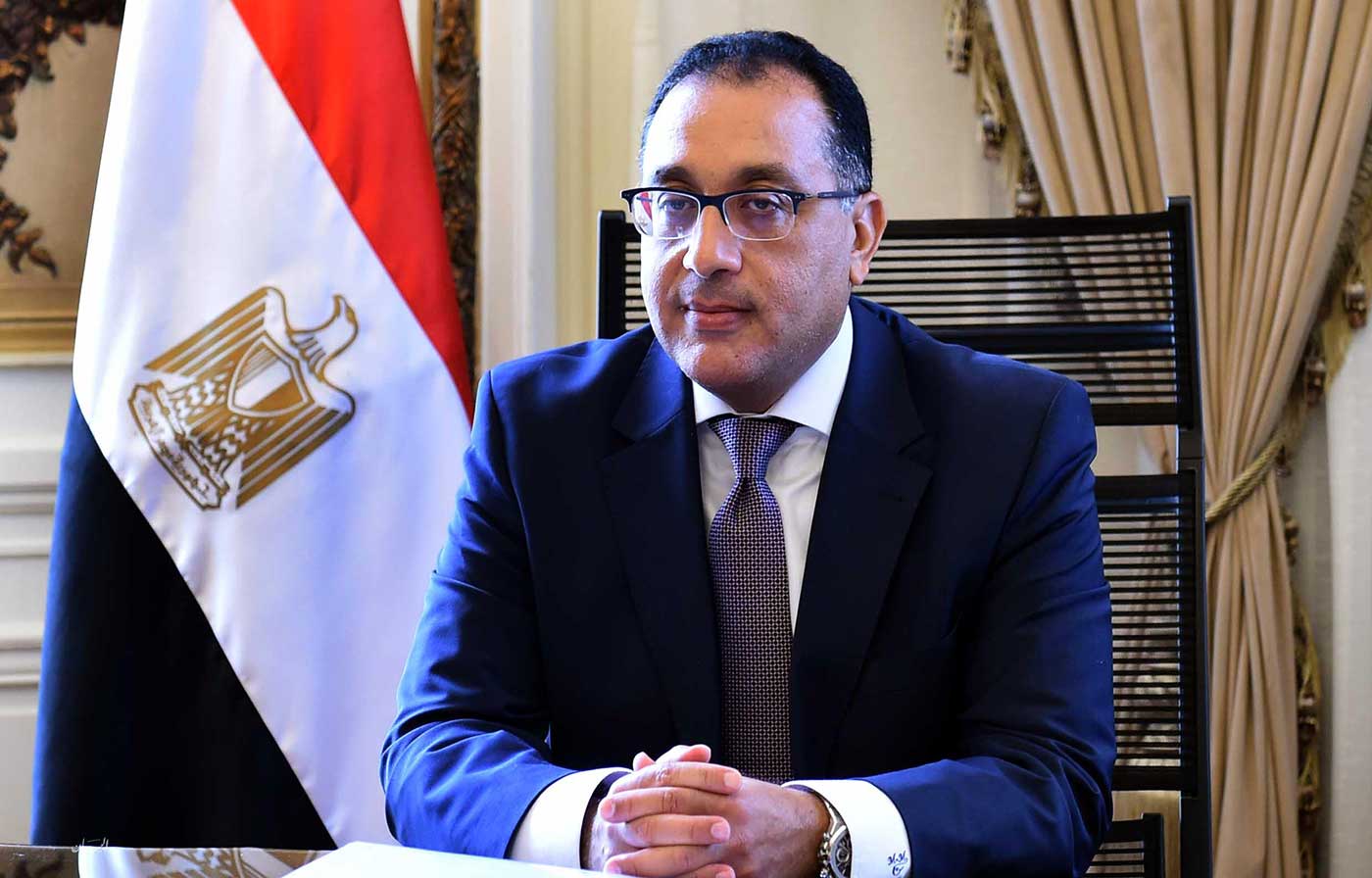 مصر تعلق حركة الطيران بمطاراتها حتى آخر مارس