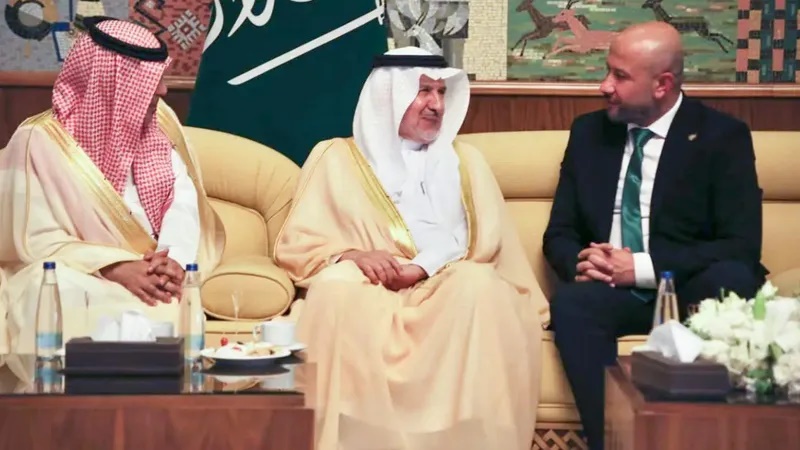 السعودية تطلق مشروعا لإزالة الأنقاض في دمشق وريفها