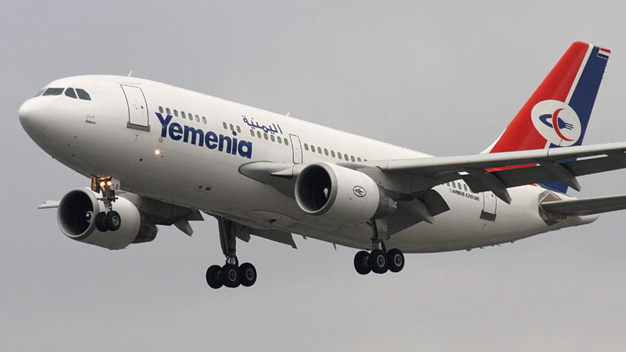 منذ 6 سنوات.. أول طائرة يمنية تغادر صنعاء إلى الأردن بموجب الهدنة الأممية