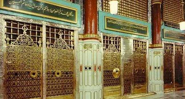 السعودية: زيارة قبر الرسول للرجال فقط