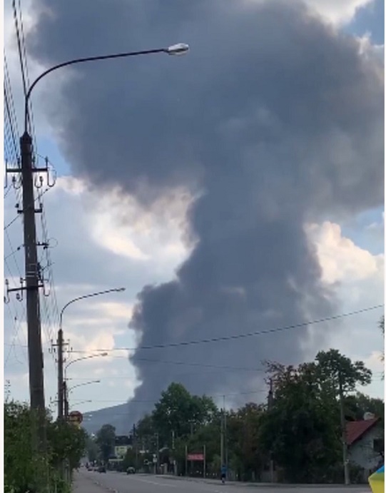اندلاع حريق هائل بخط أنابيب نفط في أوكرانيا