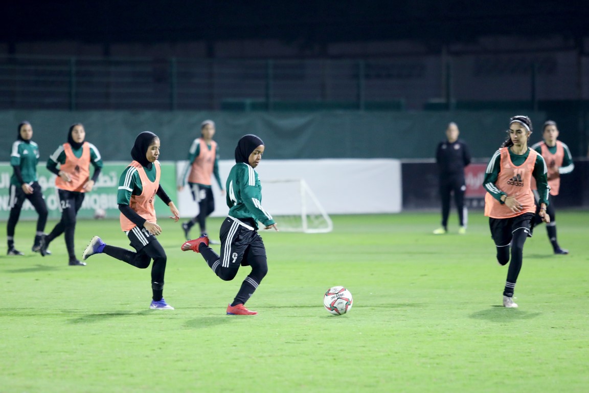 منتخب فتيات كرة القدم يتوجه إلى البحرين للمشاركة في بطولة غرب آسيا