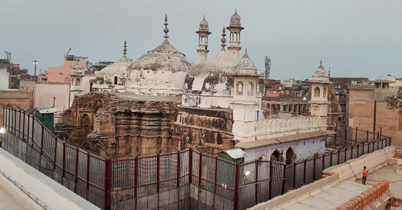 الهند تلغي حظرا على الصلاة بأعداد كبيرة في مسجد تاريخي