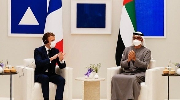 محمد بن زايد والرئيس الفرنسي يشهدان توقيع عدد من الاتفاقيات بين البلدين