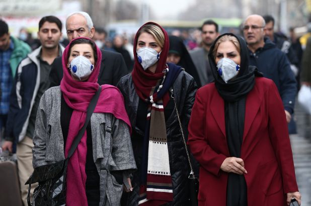 وفاة 12 وإصابة حوالي 61 شخصاً بفيروس كورونا في إيران