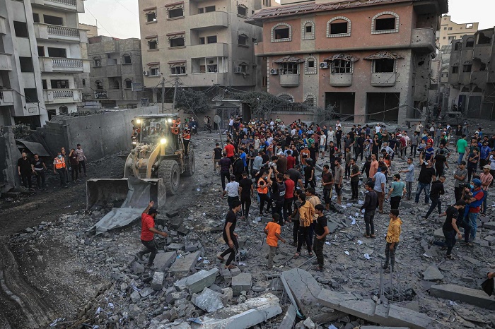 مقتل 5 من الدفاع المدني جراء الغارات على قطاع غزّة