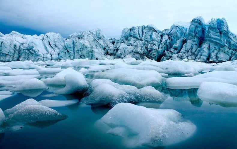 علماء يُحذّرون من ظهور تسونامي جديد بسبب ذوبان الجليد