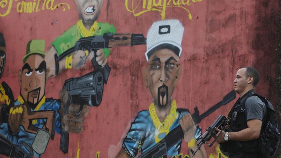 جيش من اللصوص مسلحين بالمتفجرات يسرقون مصرفاً في البرازيل