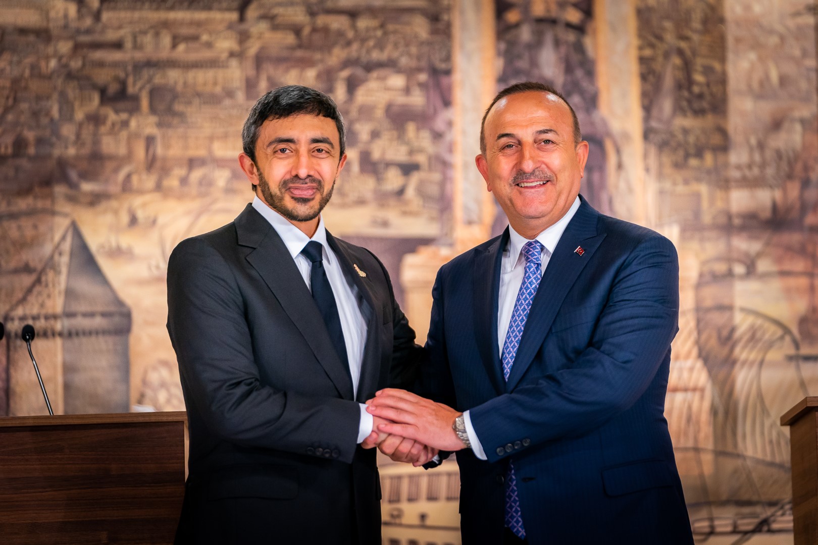 عبدالله بن زايد يلتقي وزير الخارجية التركي