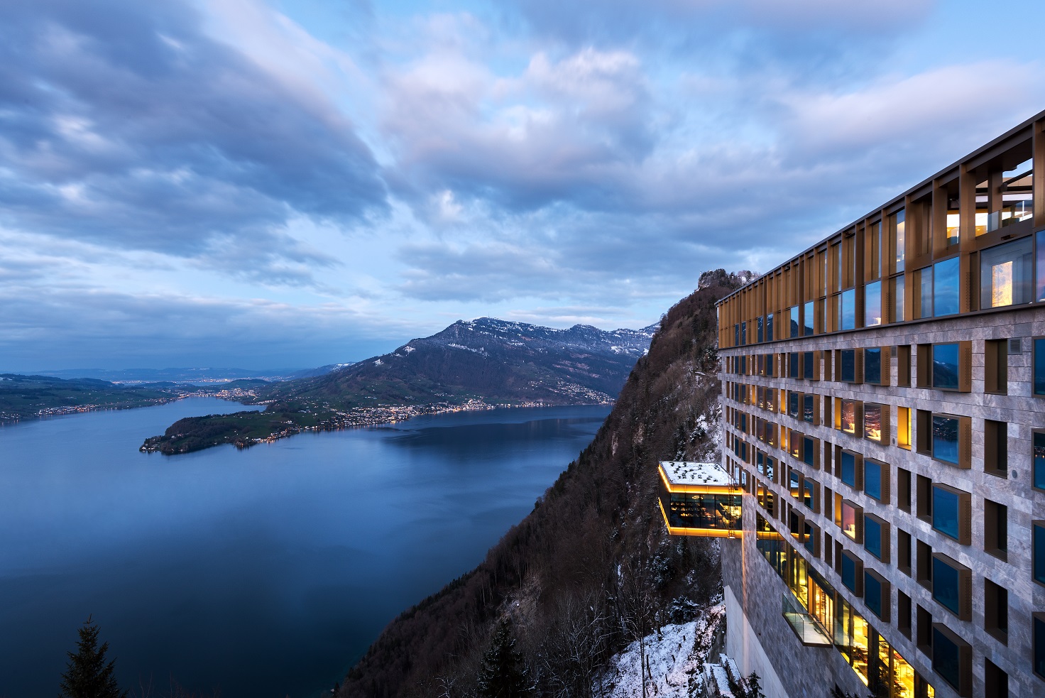 فنادق ومنتجع بورغنستوك بحيرة لوسيرن تحتفي بـ150 عاماً من الضيافة السويسرية الاستثنائية مع فعاليات وعروض تفوق الخيال