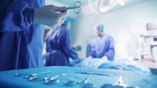 وفاة سيدة نسي الطبيب «فوطة» في بطنها بعد عملية قيصرية