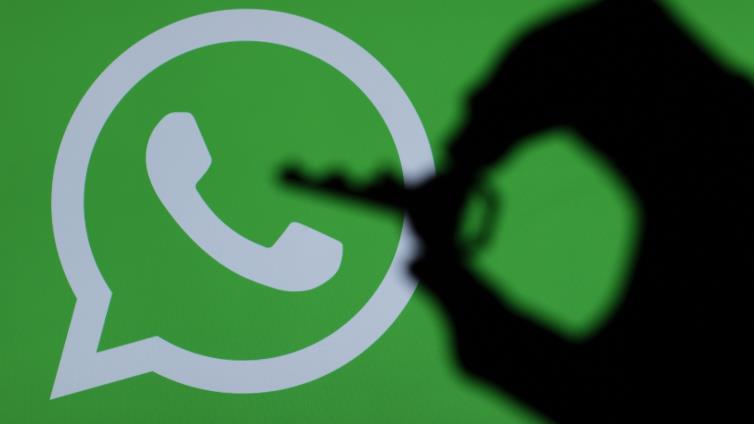 خبراء يُحذّرون مستخدمي واتسآب من رسالة احتيالية لاختراق الهاتف 