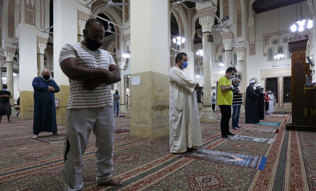 إقامة أول صلاة فجر بمساجد مصر بعد توقف 3 أشهر 