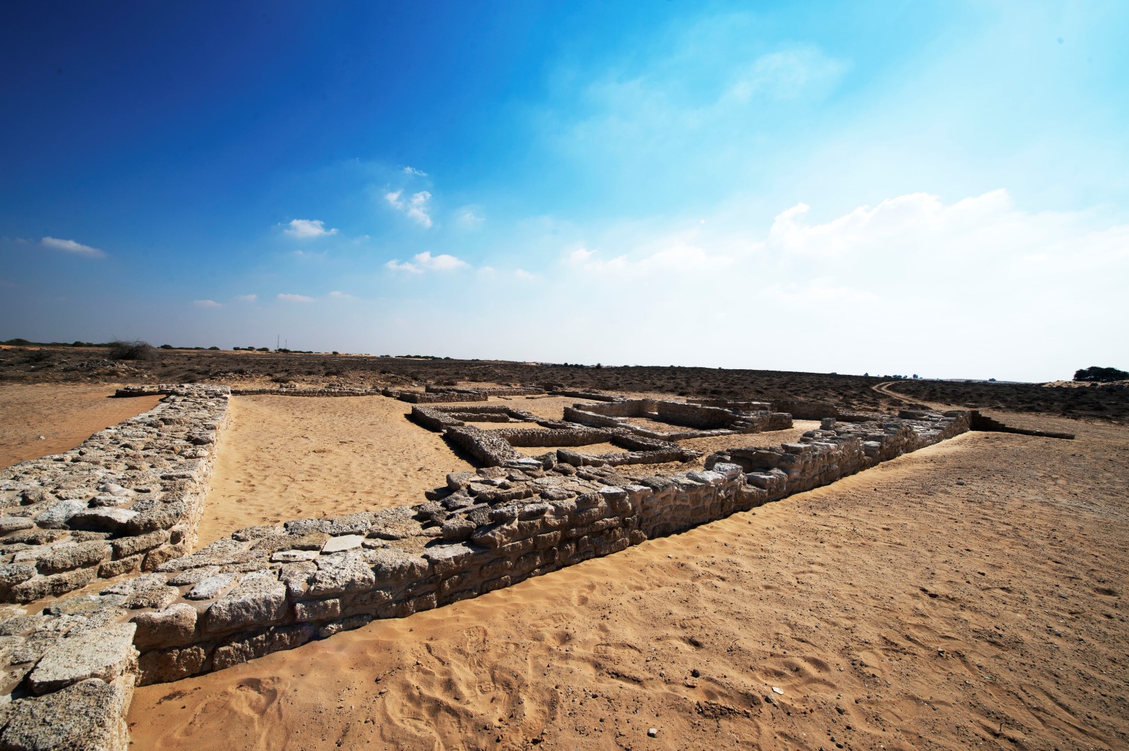 موقع الدور الأثري في أم القيوين.. عناصر معمارية شاهدة على الحضارة