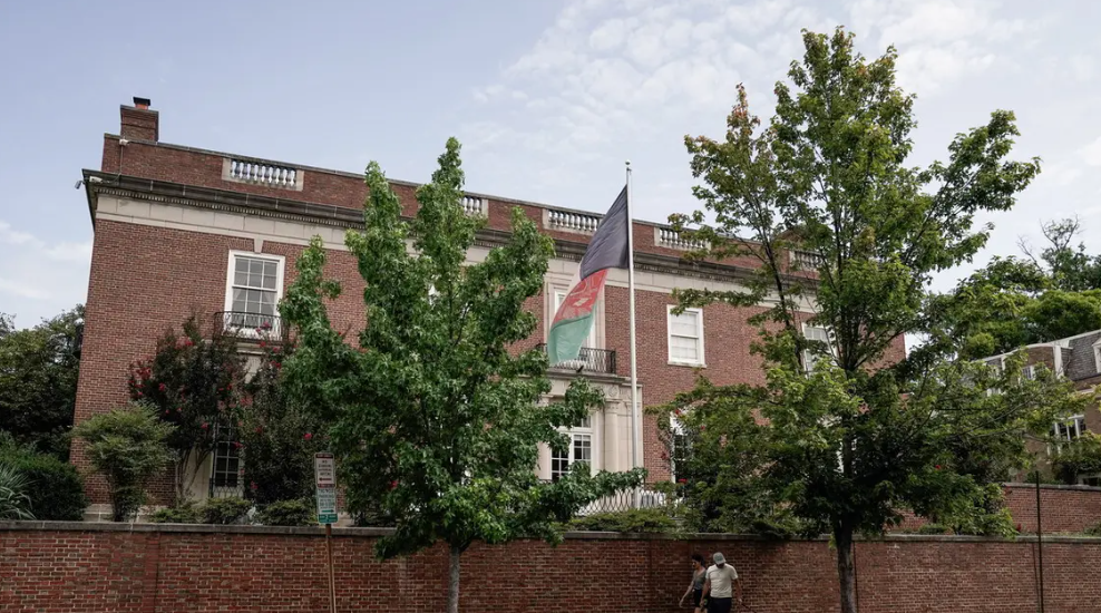 أميركا تعلن الاستيلاء على سفارة أفغانستان في واشنطن