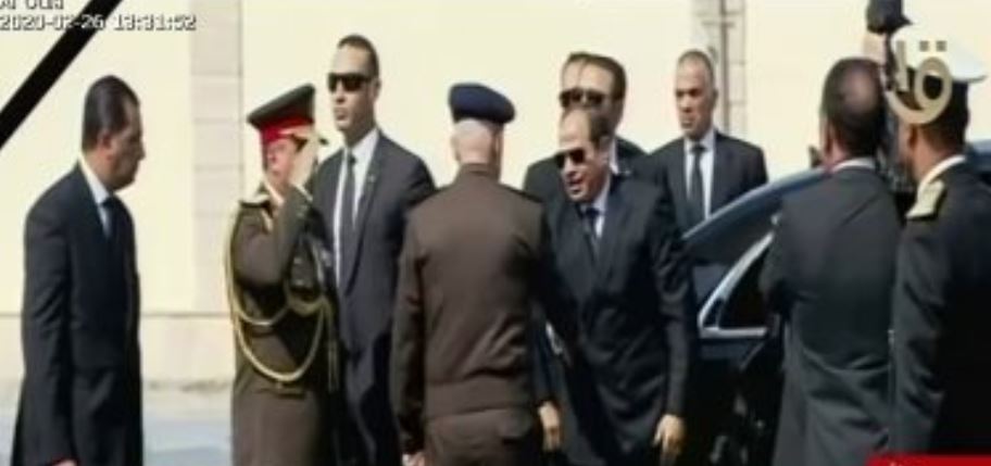 السيسي يصل مسجد المشير للمشاركة فى جنازة مبارك العسكرية
