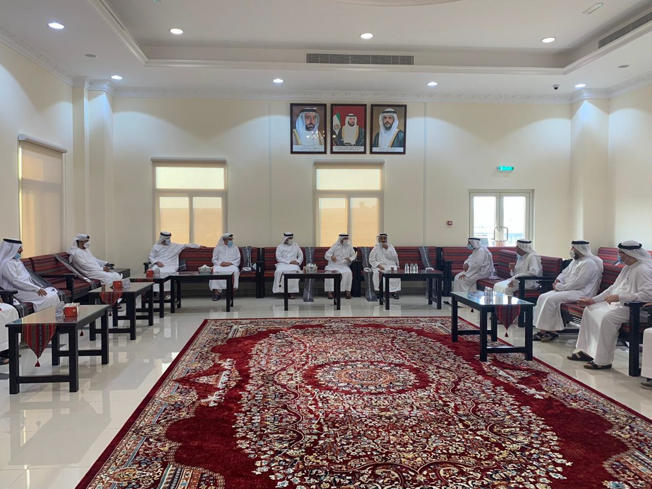 مجلس دبا الحصن يجتمع مع مجلس ضاحية الرحمانية ويؤكد تنسيق الجهود المشتركة والاستفادة من البرامج المطروحة لخدمة المجتمع 
