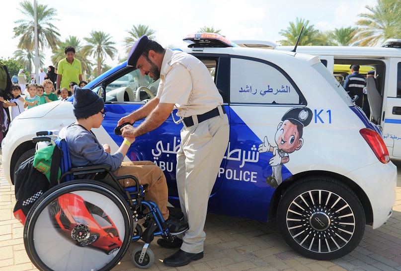 شرطة أبوظبي تحتفي بأصحاب الهمم بالتعاون مع بلدية العين