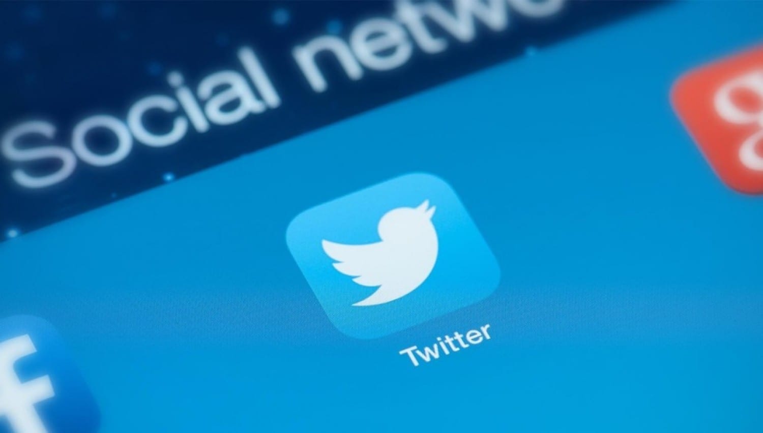 «تويتر» تعلن حظر أي منشور يحط من كرامة الإنسان