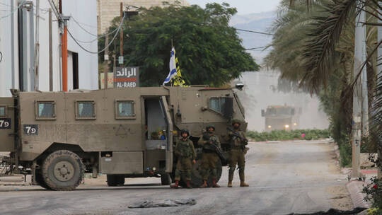 ضباط الجيش الإسرائيلي يحذرون من انتفاضة في الضفة الغربية