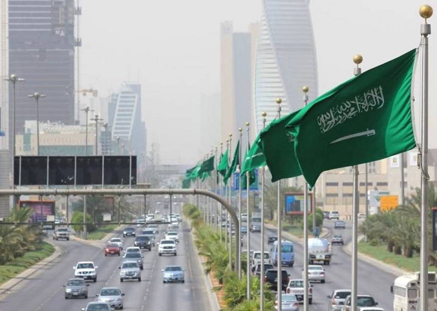 السعودية تفرض حظر التجول من 7 مساءً وحتى 6 صباحًا