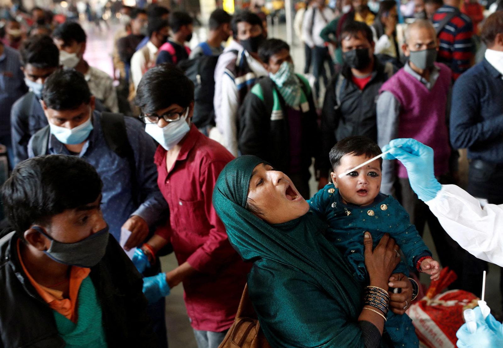 الهند تسجل أكثر من 268 ألف إصابة جديدة بفيروس كورونا و402 وفاة