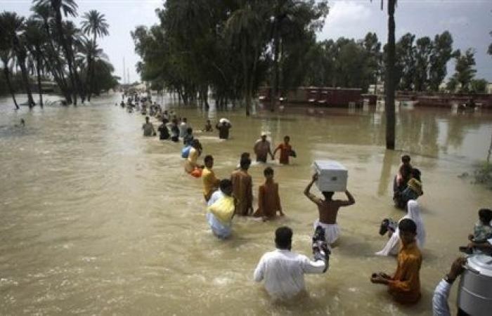 الفيضانات في غرب الصين تدمر عشرات المنازل والطرق